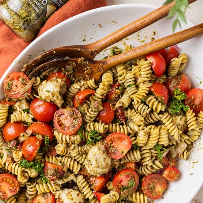Sommerlicher Pesto-Nudelsalat