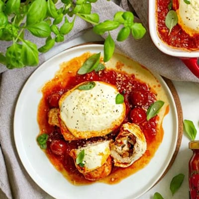 Hähnchenröllchen mit Mozzarella aus dem Ofen