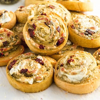 Blätterteigschnecken mit Bärlauchpesto
